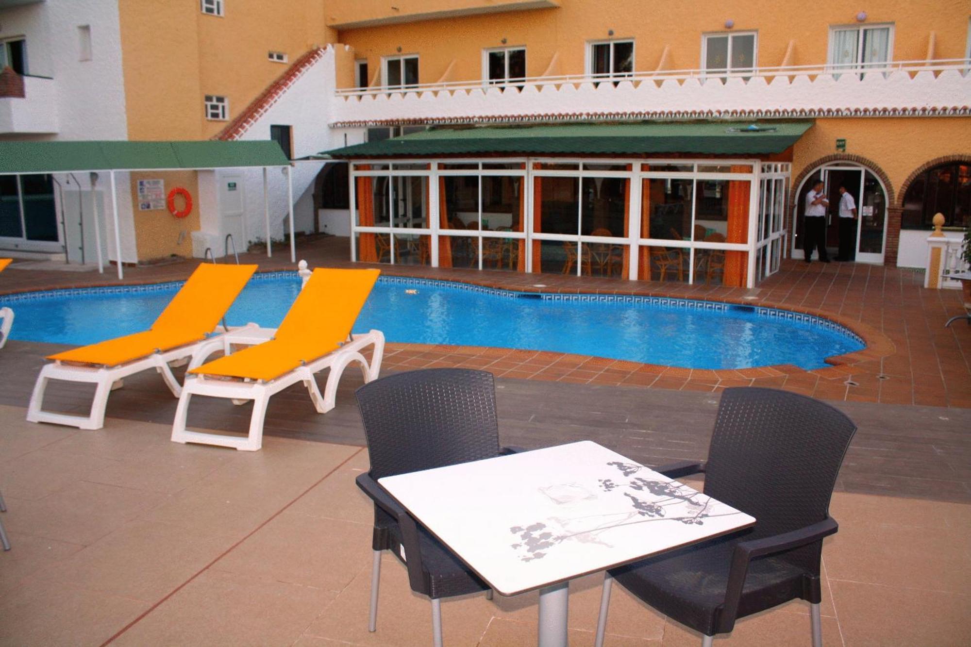 Hotel Nerja Club Spa By Dorobe Exterior foto